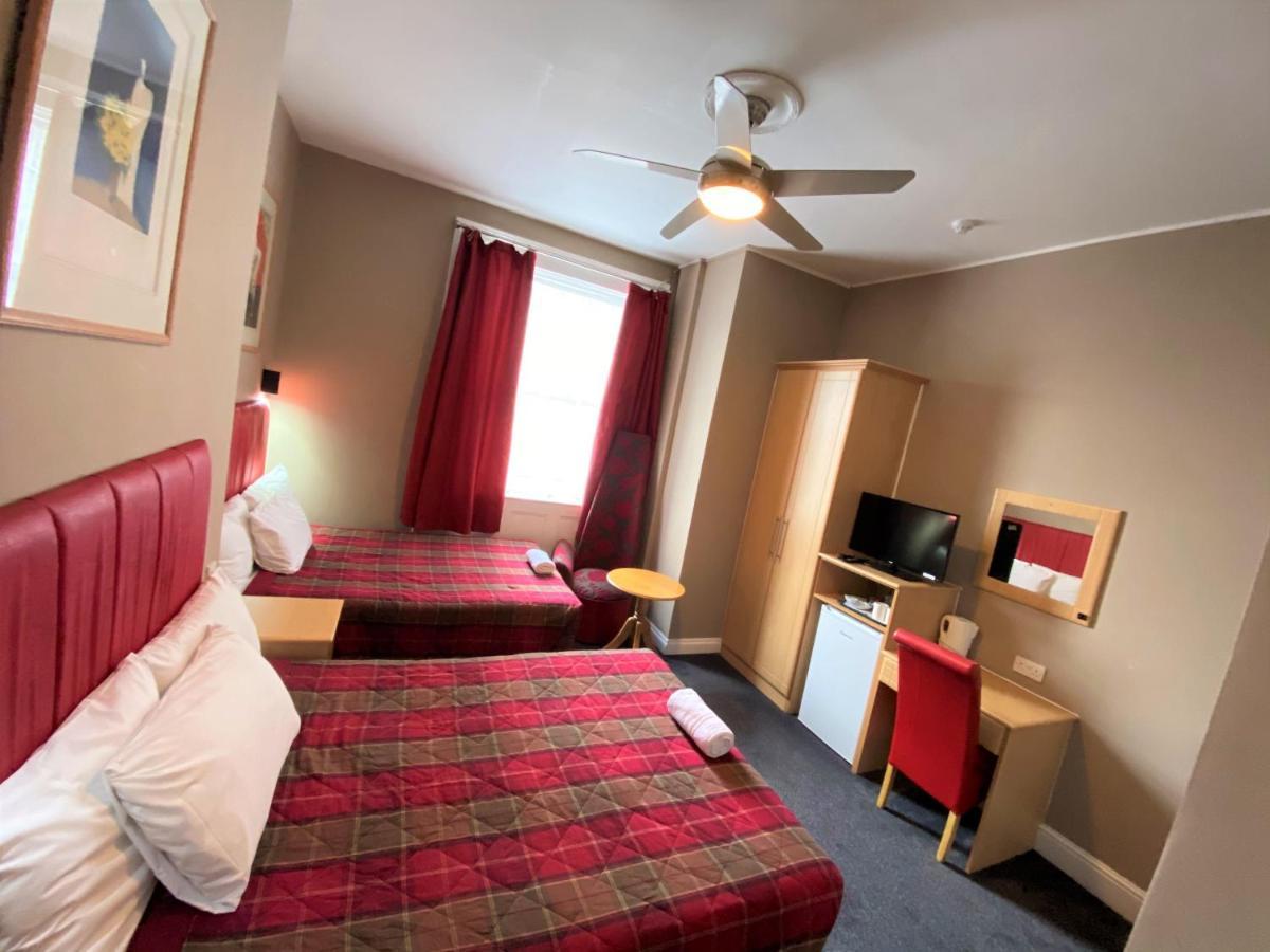 Lampton Guest House Хаунслоу Экстерьер фото