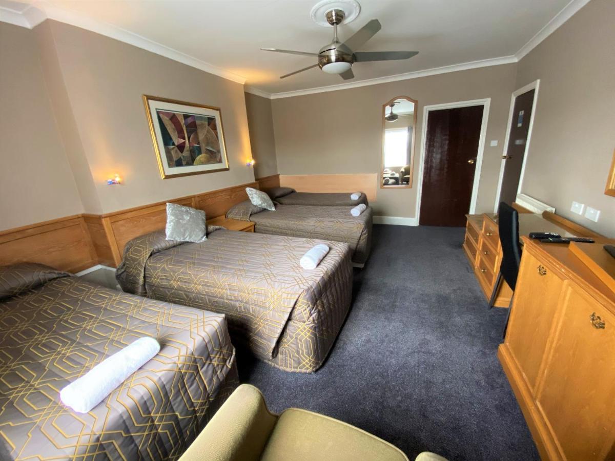Lampton Guest House Хаунслоу Экстерьер фото